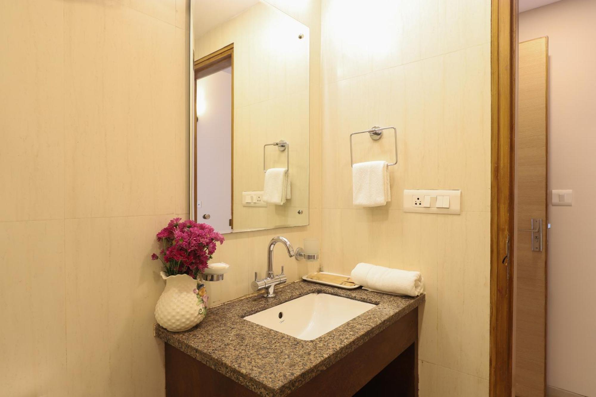 Veera Strand Park Serviced Apartments Near Calangute Eksteriør billede